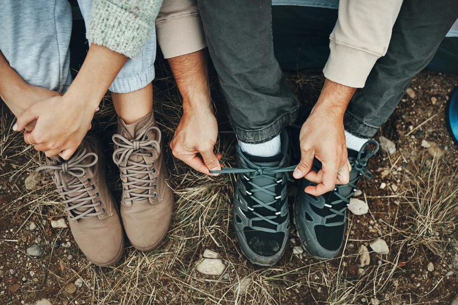 lacing walking boots