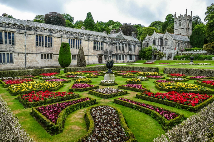 lanhydrock house and garden cornwall